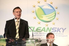 EU and the European aeronautics industry join forces to launch 1.6 billion euro Clean Sky research project | Clean Sky, EU, Janez Potocnik, Ake Svensson, Marc Ventre, Airbus, Tom Enders, ACARE, REACH