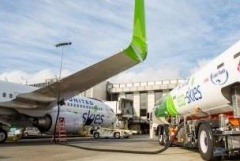 United begins regular use of commercial-scale volumes of AltAir's renewable jet biofuel on flights from LAX | United Airlines,AltAir,Honeywell UOP,Fulcrum BioEnergy